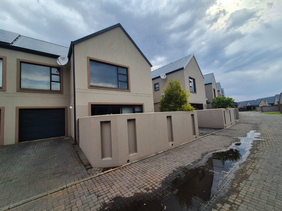 3 Bedroom Property for Sale in Heron Banks Golf Estate Free State